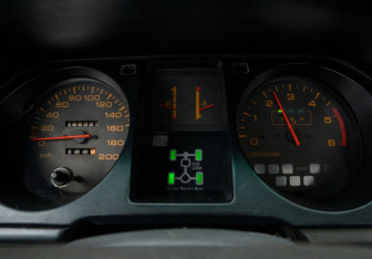 Подержанный автомобиль Mitsubishi Pajero 1995 года (15 фото)