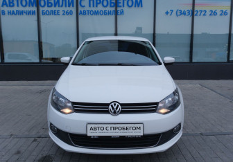 Подержанный автомобиль Volkswagen Polo Sedan 2013 года (8 фото)