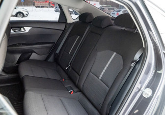 Подержанный автомобиль Kia Cerato Sedan 2018 года (19 фото)