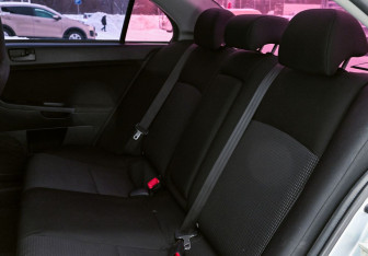 Подержанный автомобиль Mitsubishi Lancer Sedan 2010 года (17 фото)