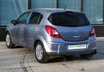 Подержанный автомобиль Opel Corsa 2007 года (3 фото)