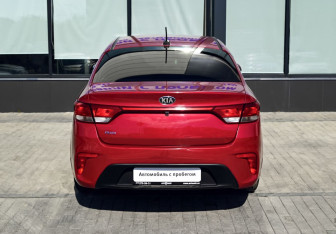Подержанный автомобиль Kia Rio Sedan 2018 года (4 фото)