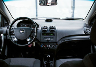 Подержанный автомобиль Chevrolet Aveo Sedan 2011 года (16 фото)