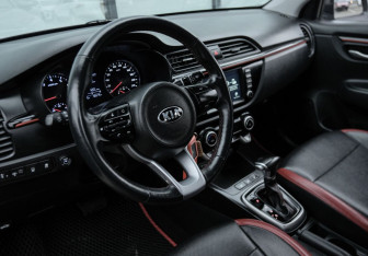 Подержанный автомобиль Kia Rio Sedan 2020 года (9 фото)
