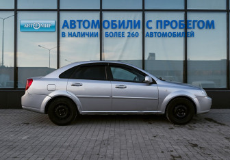 Подержанный автомобиль Chevrolet Lacetti Sedan 2010 года (6 фото)