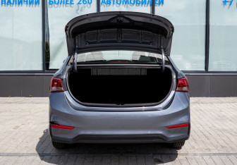 Подержанный автомобиль Hyundai Solaris Sedan 2017 года (20 фото)