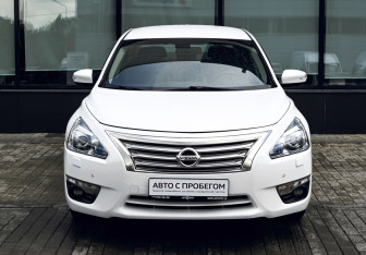 Подержанный автомобиль Nissan Teana 2014 года (8 фото)