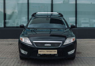 Подержанный автомобиль Ford Mondeo Liftback 2010 года (8 фото)