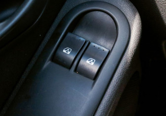Подержанный автомобиль Renault Duster 2012 года (12 фото)