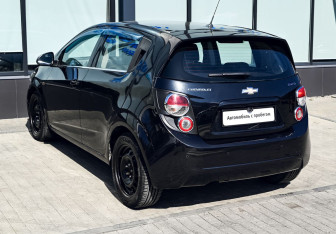 Подержанный автомобиль Chevrolet Aveo Hatchback 2014 года (3 фото)