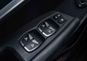 Подержанный автомобиль Hyundai Santa Fe 2015 года (5 фото)