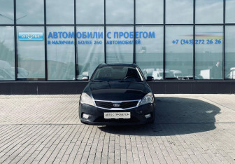 Подержанный автомобиль Kia Ceed Hatchback 2012 года (8 фото)
