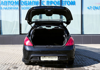 Подержанный автомобиль Peugeot 308 Hatchback 2011 года (18 фото)