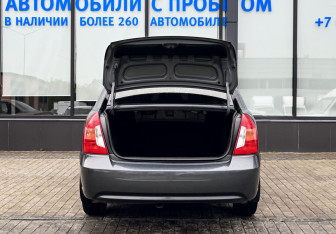 Подержанный автомобиль Hyundai Verna Sedan 2007 года (18 фото)