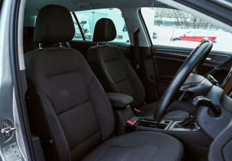 Подержанный автомобиль Volkswagen Golf Wagon 2018 года (15 фото)