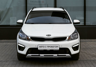 Подержанный автомобиль Kia Rio Hatchback 2019 года (8 фото)