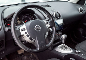 Подержанный автомобиль Nissan Qashqai 2013 года (9 фото)