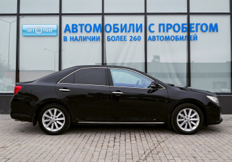 Подержанный автомобиль Toyota Camry Sedan 2013 года (6 фото)