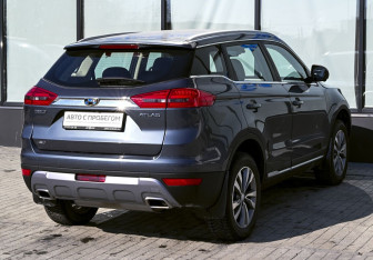 Подержанный автомобиль Geely Atlas 2021 года (5 фото)