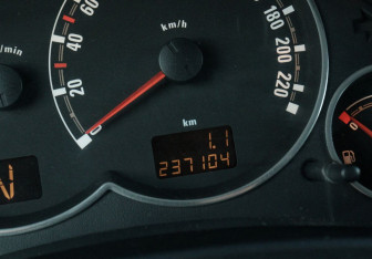 Подержанный автомобиль Opel Meriva 2008 года (16 фото)