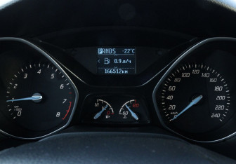 Подержанный автомобиль Ford Focus Sedan 2012 года (15 фото)