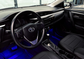 Подержанный автомобиль Toyota Corolla Sedan 2015 года (14 фото)