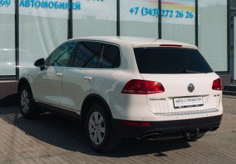 Подержанный автомобиль Volkswagen Touareg 2011 года (3 фото)