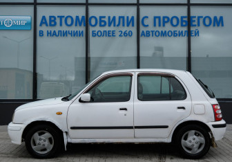 Подержанный автомобиль Nissan March Hatchback 2001 года (2 фото)