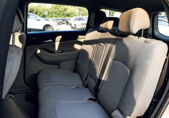 Подержанный автомобиль Chevrolet Orlando 2012 года (19 фото)