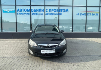 Подержанный автомобиль Opel Astra Hatchback 2011 года (8 фото)