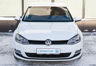 Подержанный автомобиль Volkswagen Golf Hatchback 2015 года (8 фото)