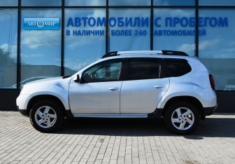 Подержанный автомобиль Renault Duster 2016 года (2 фото)