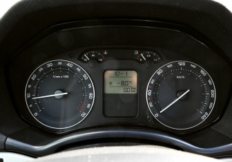 Подержанный автомобиль Skoda Octavia Liftback 2008 года (9 фото)