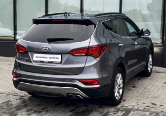 Подержанный автомобиль Hyundai Santa Fe 2016 года (5 фото)
