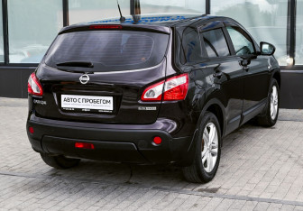 Подержанный автомобиль Nissan Qashqai 2013 года (5 фото)