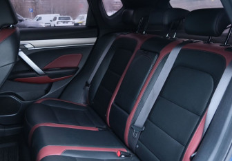 Подержанный автомобиль Geely Coolray 2021 года (18 фото)