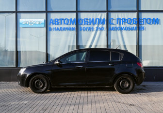 Подержанный автомобиль Geely Emgrand EC7 Hatchback 2014 года (2 фото)
