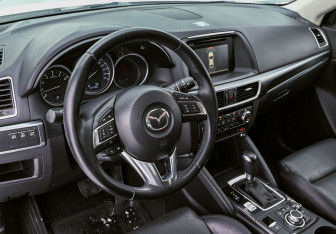 Подержанный автомобиль Mazda CX-5 2017 года (10 фото)