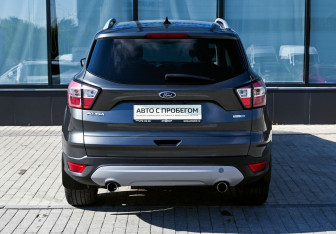 Подержанный автомобиль Ford Kuga 2019 года (4 фото)