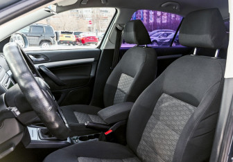 Подержанный автомобиль Skoda Octavia Liftback 2011 года (14 фото)