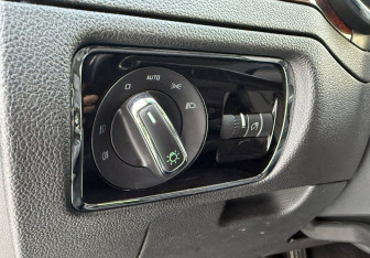 Подержанный автомобиль Skoda Superb Liftback 2012 года (15 фото)