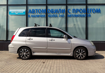 Подержанный автомобиль Suzuki Liana Wagon 2004 года (6 фото)
