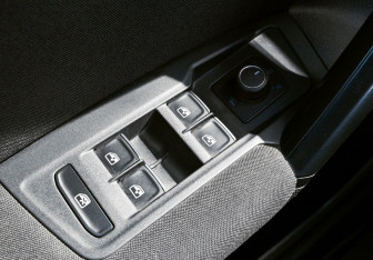 Подержанный автомобиль Volkswagen Tiguan 2017 года (12 фото)