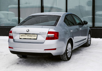 Подержанный автомобиль Skoda Octavia Liftback 2014 года (5 фото)