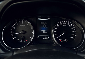 Подержанный автомобиль Nissan Qashqai 2016 года (11 фото)