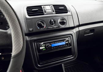 Подержанный автомобиль Skoda Fabia Hatchback 2010 года (11 фото)