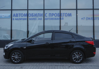 Подержанный автомобиль Hyundai Solaris Sedan 2015 года (2 фото)