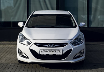 Подержанный автомобиль Hyundai i40 Sedan 2014 года (8 фото)