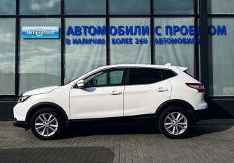 Подержанный автомобиль Nissan Qashqai 2016 года (2 фото)