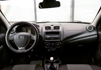 Подержанный автомобиль LADA (ВАЗ) Kalina Wagon 2018 года (14 фото)